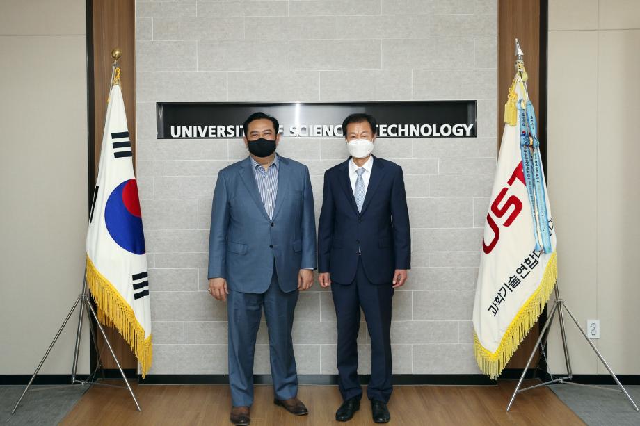 UST 김이환 총장, 주한 인도네시아 대사와 접견 이미지